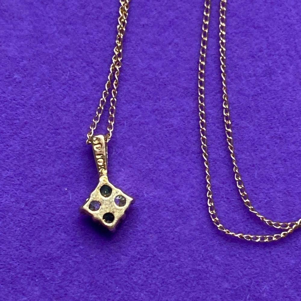 💛 10k Yellow Gold Flower Emerald & Diamond Necklace - Picture 4 of 8